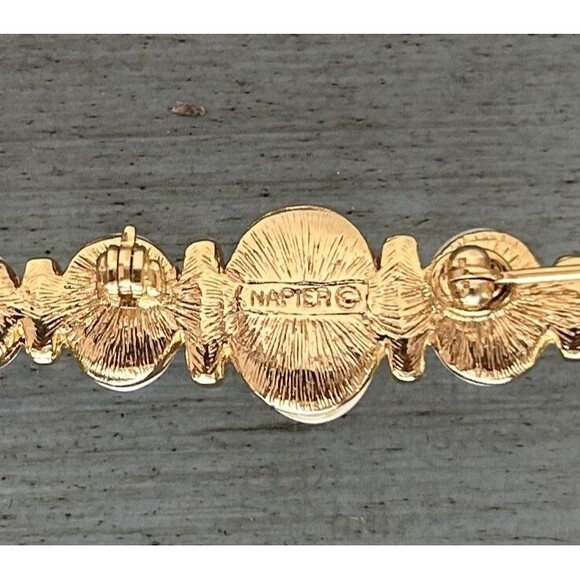 Vintage signed Napier Classic Golden 5 Faux-Pearl Cabochon Brooch Pin - Picture 3 of 3